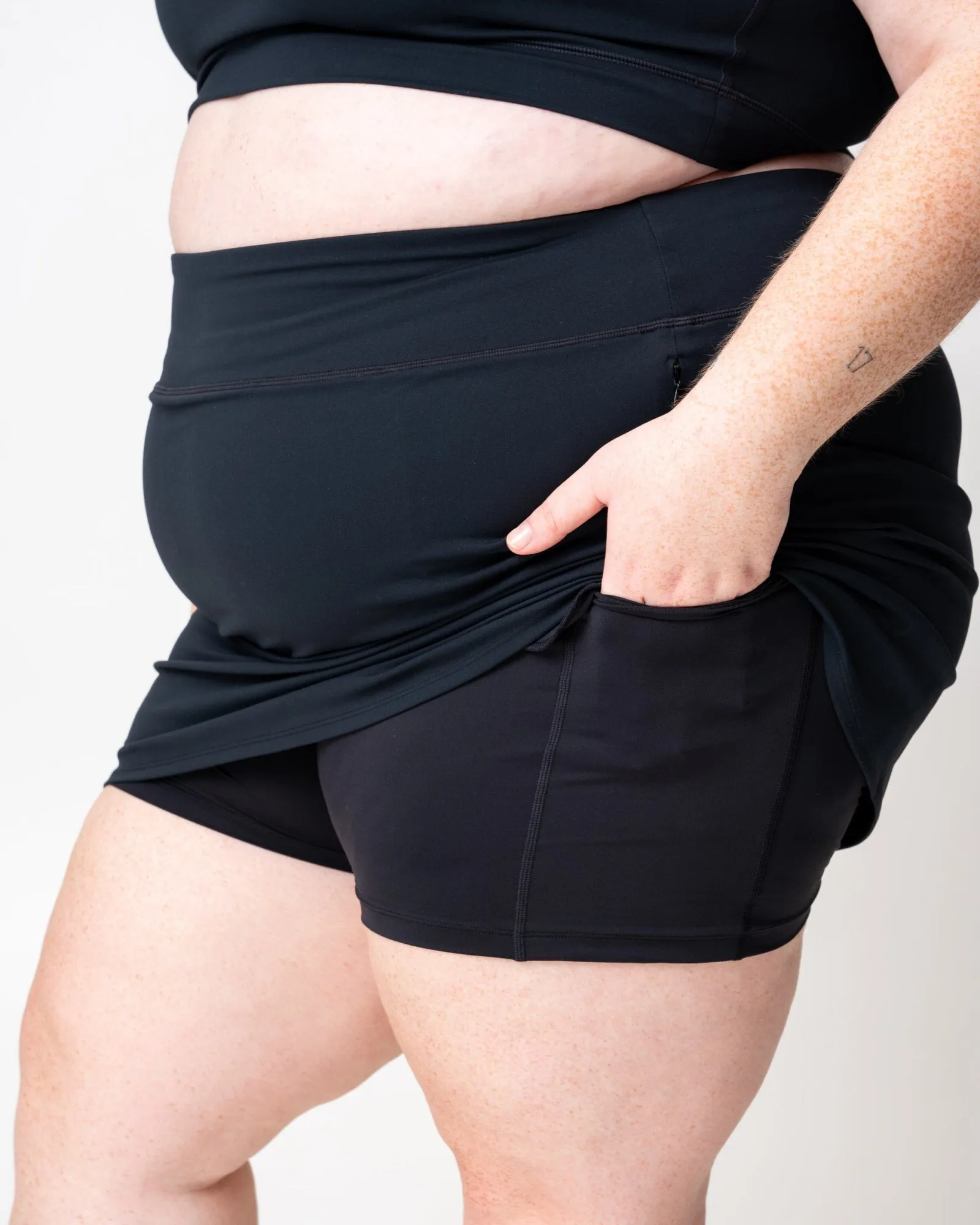 adventure performance skort | black