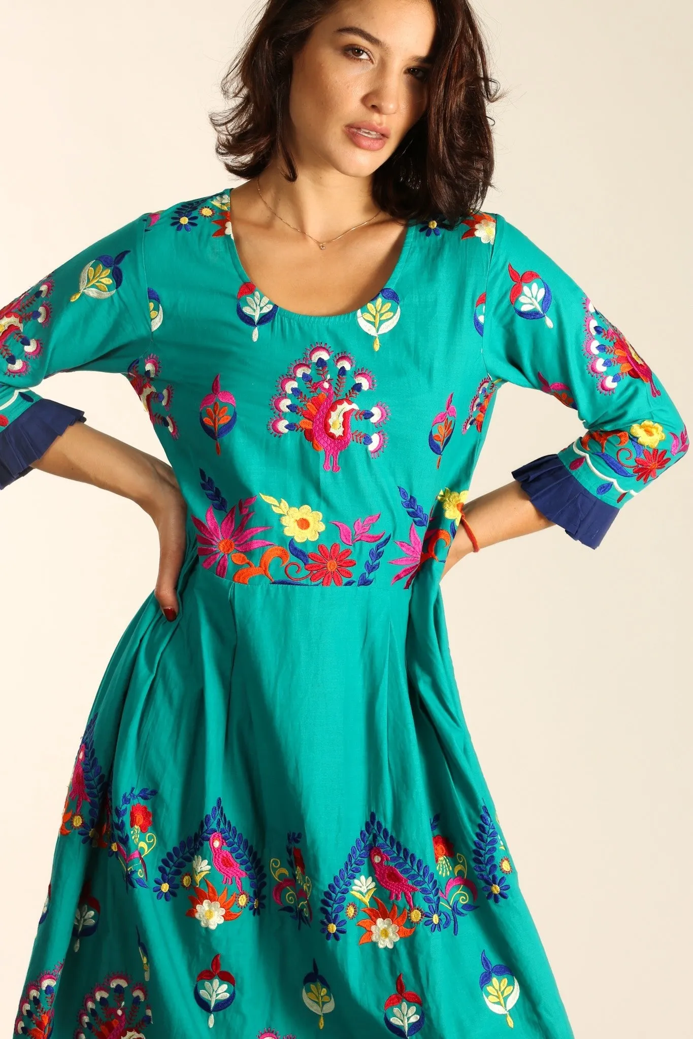 EMBROIDERED DRESS NELI