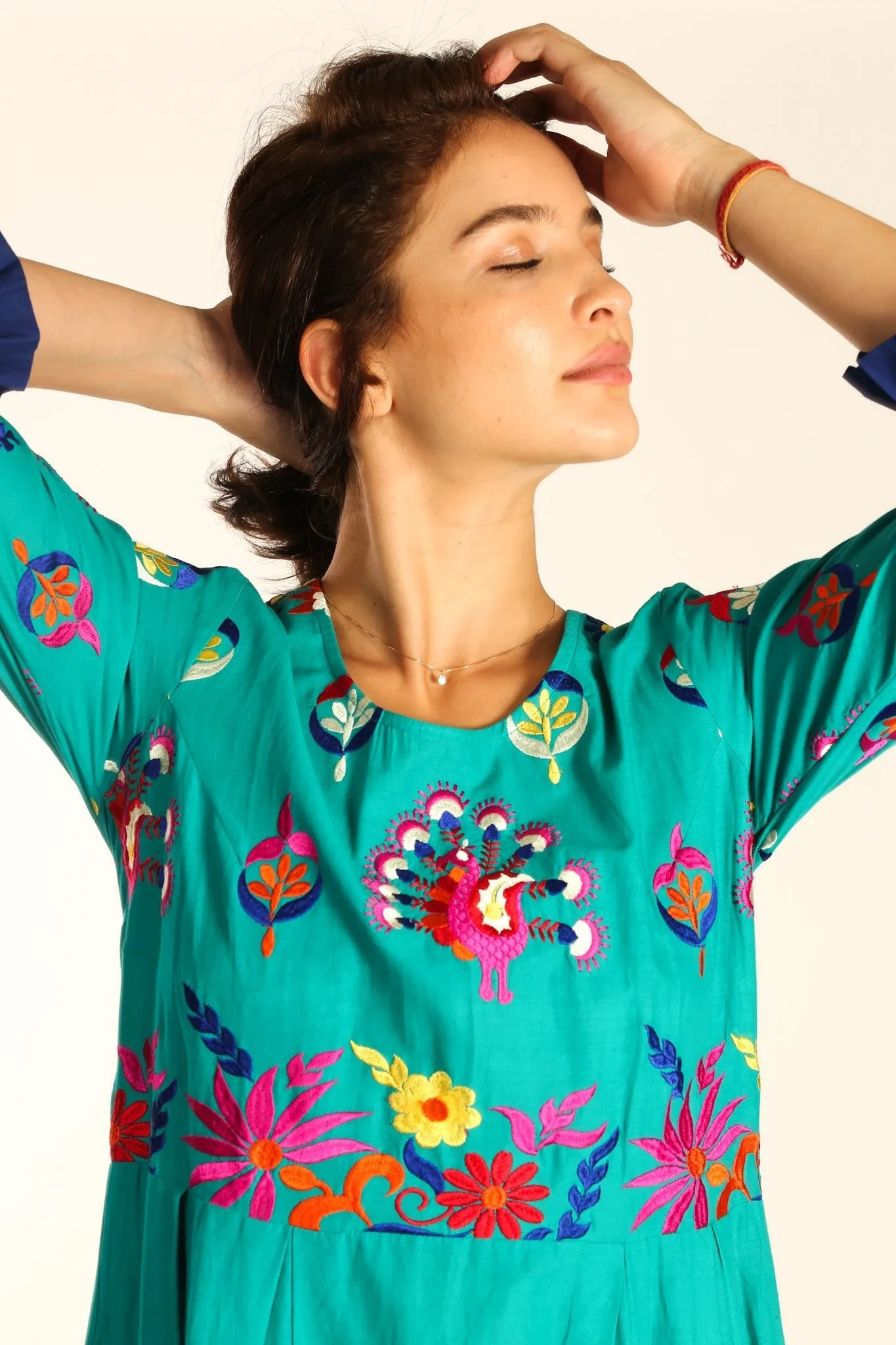 EMBROIDERED DRESS NELI