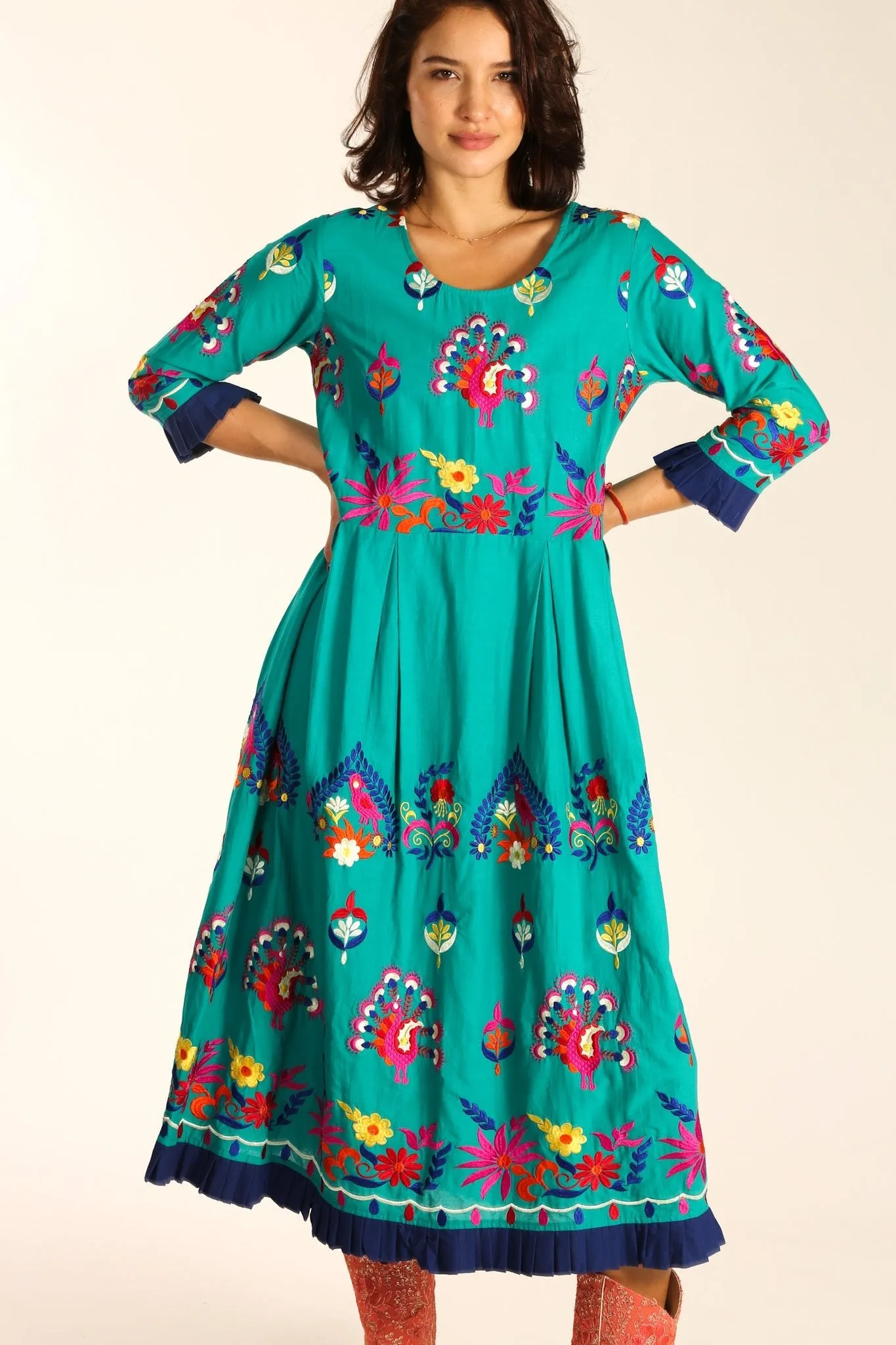 EMBROIDERED DRESS NELI
