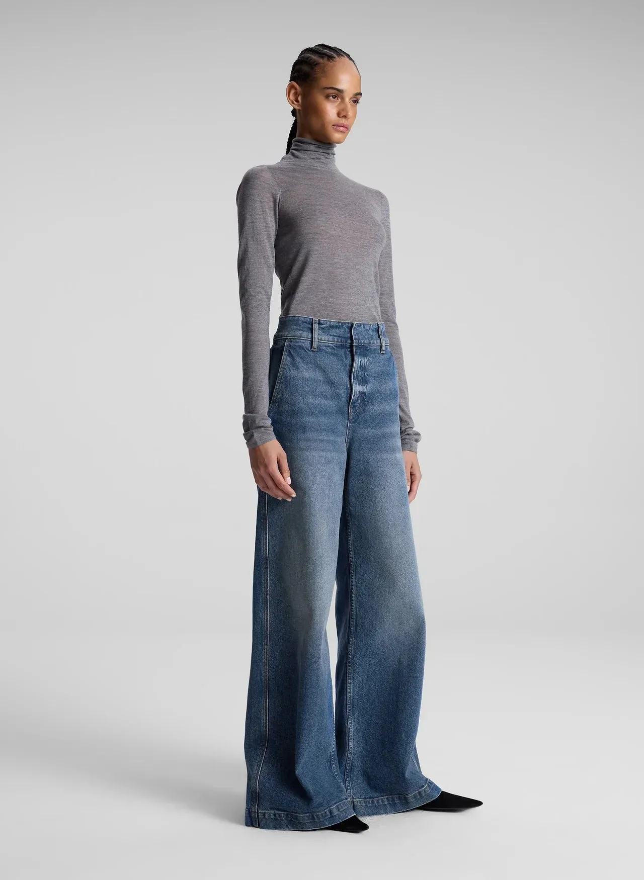 Hayes Fine Merino Turtleneck in Medium Heather Grey
