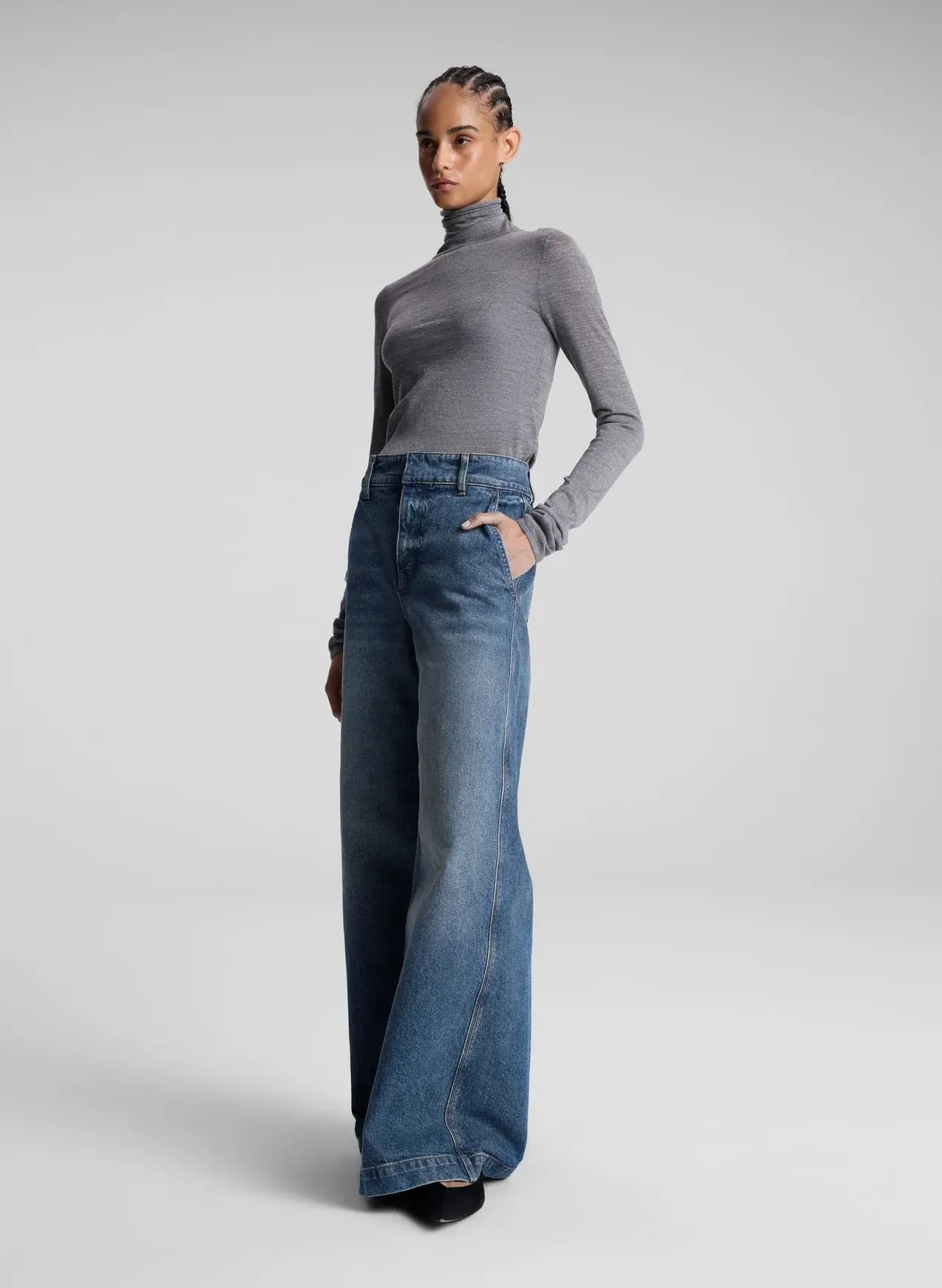 Hayes Fine Merino Turtleneck in Medium Heather Grey