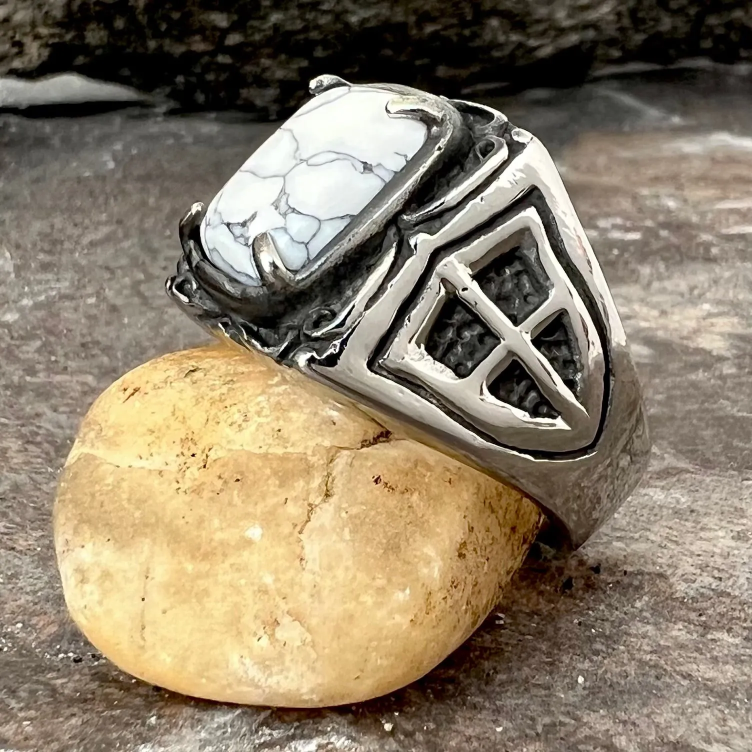 "White Stone" - Crusader - R74